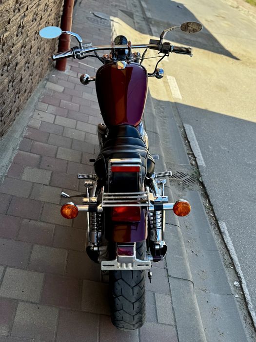 Suzuki Intruder VS 700