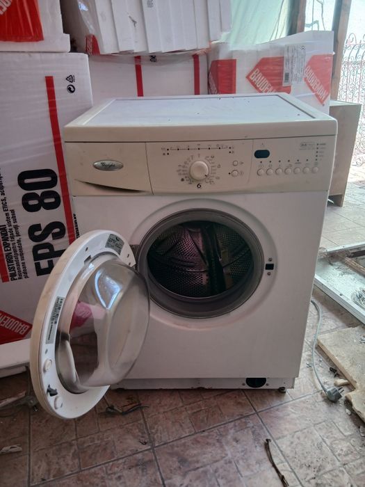 Mașina de spălat whirlpool în stare funcționabilă foarte  bună .