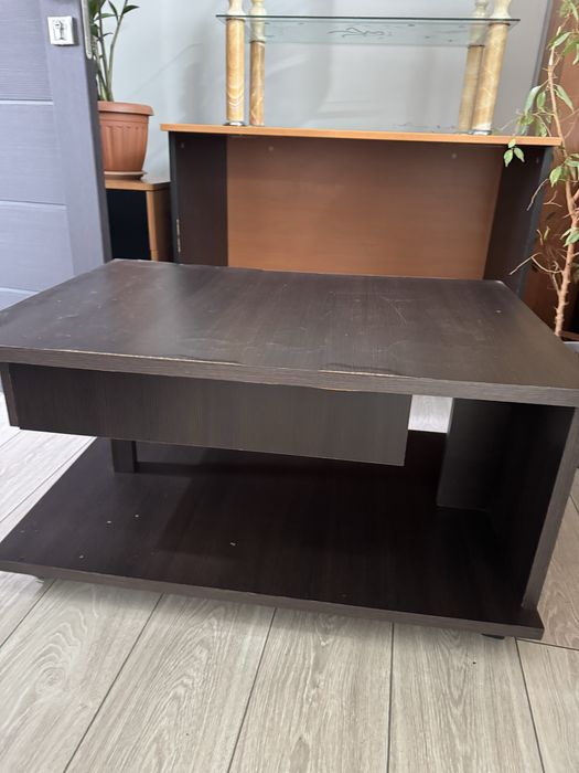 Журнальный столик