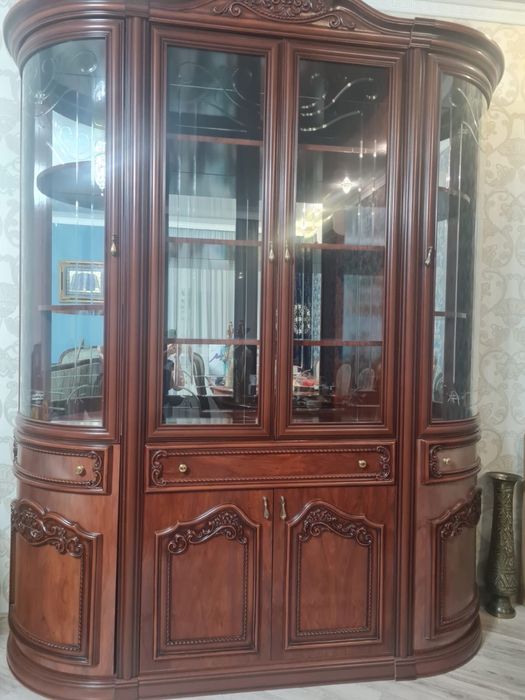 Срочно продам! Стенка и комод