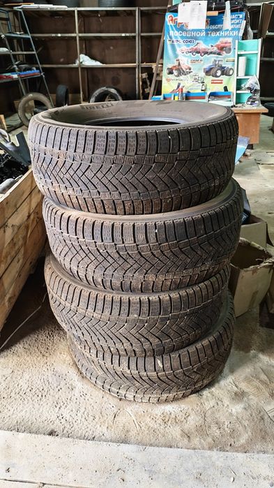 Шины зимние PIRELLI 285/60 R18