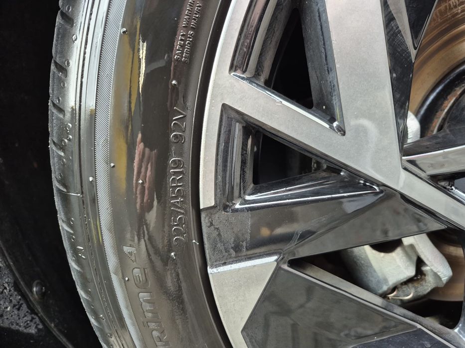 Vând anvelope Hankook