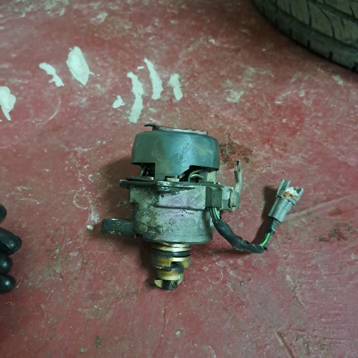 Запчасти тойота карина е