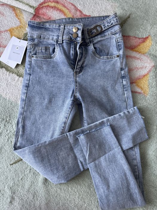 Продам новые джинсы