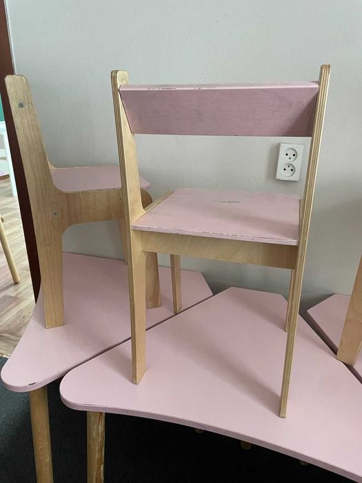 продаются парты ромашка (со стульчиками)