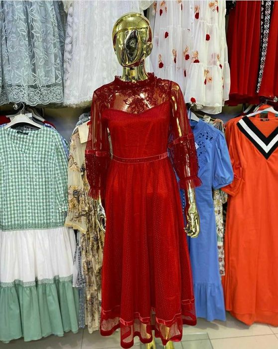 Продам новые платья