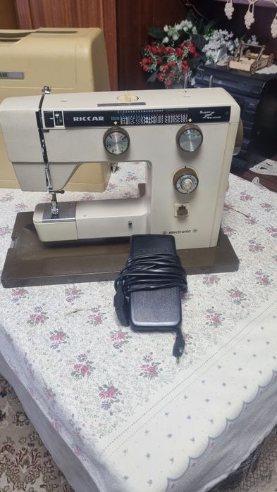 Masina de cusut  Riccar