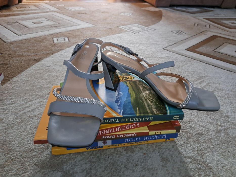 вечерние блестящие туфли