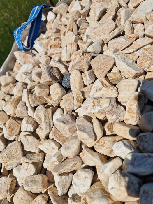 Travertin și Piatră Naturală Decorativă | Piatră pentru Placări, Pavaje și Grădină | Livrare Națională