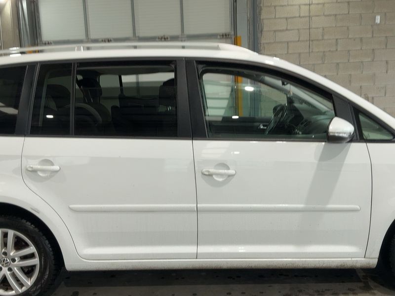 Volkswagen Touran 2.0 TDI Advance 2014