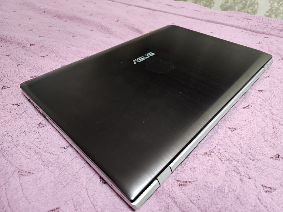Ноутбук ASUS на i5 процессоре