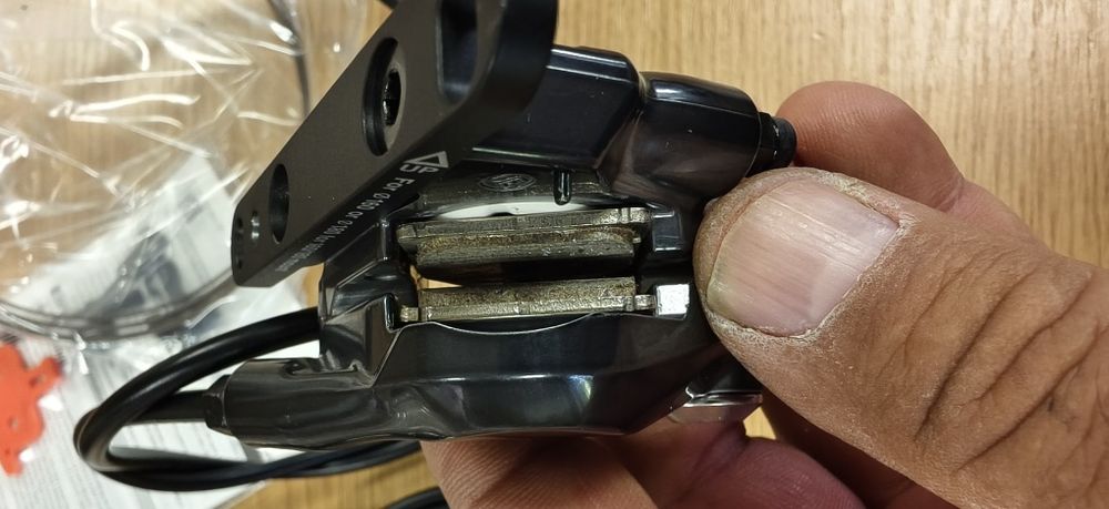 НОВИ Команди SHIMANO GRX Disc Brake Set Shift- | Brakelever ST-RX810 + BR-RX810 Flat Mount