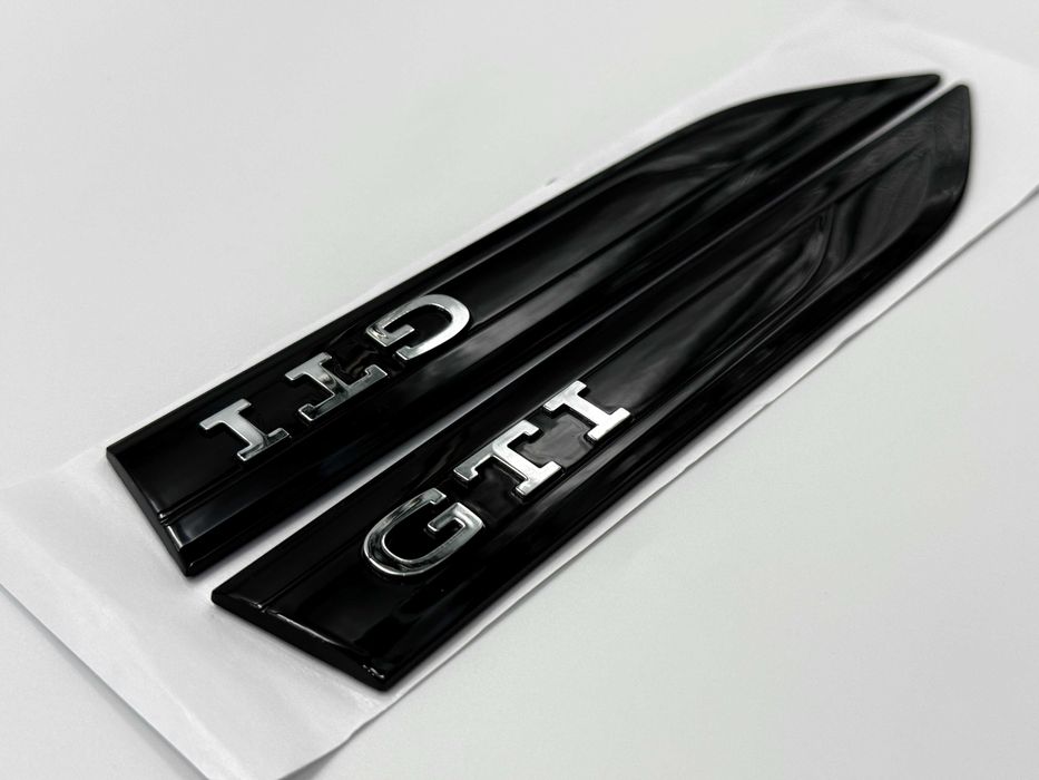 Set Emblema Compatibile VW GOLF 8 GTI aripa