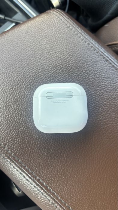 Срочно продам Air Pods 4