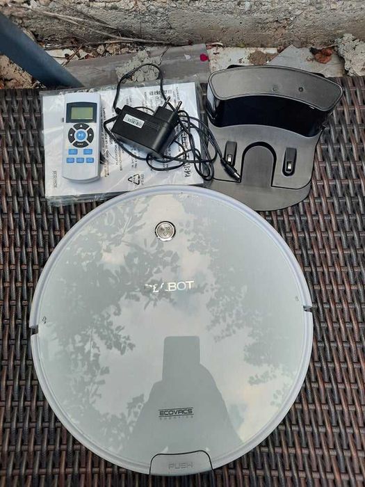 Робот прахосмукачка Ecovacs Deebot M82