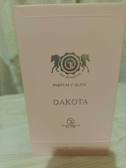 Dakota Парфюм, чувствен аромат, чисто нов, доставен на 9.10.25