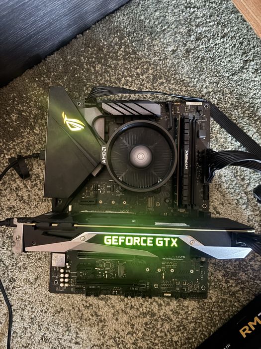 Kit Ryzen 5 ( Placa de baza + procesor ) Asus- strix B450 Gaming