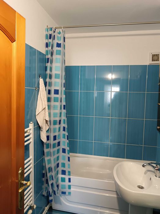 Închiriez apartament două camere