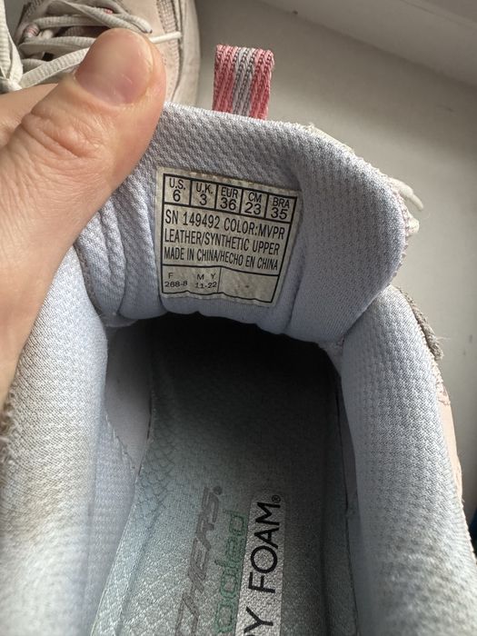 Продаю кроссовки