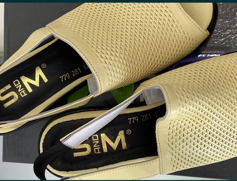 Продаю босоножки