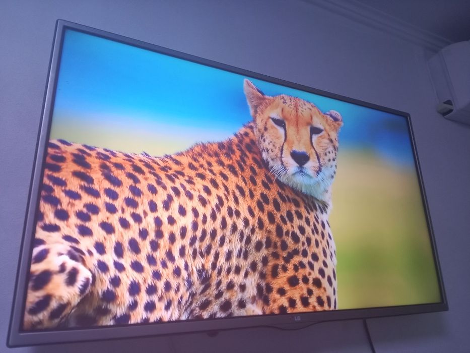 LG-82см.3D Smart WIFI T2