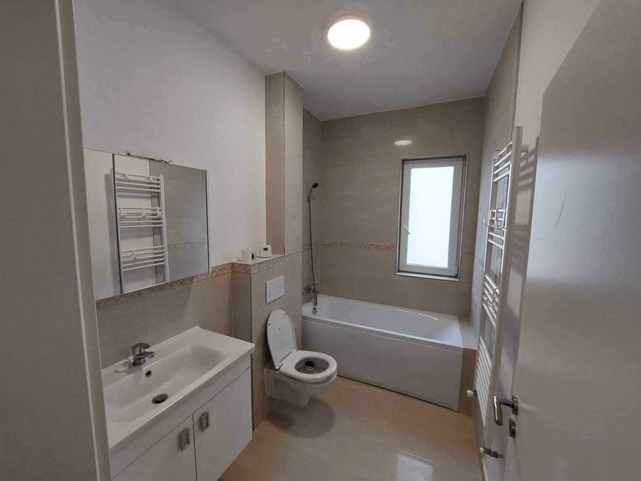 Inchiriez apartament