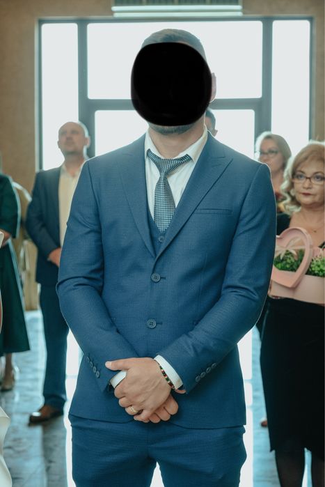 Costum albastru elegant
