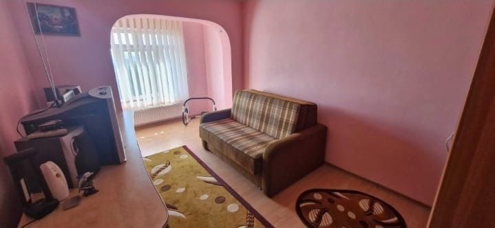 De vanzare apartament cu 3 camere