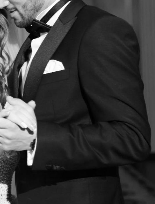 Кастюм одевали 1раз на свадьбу от бренда kip состояние отличное