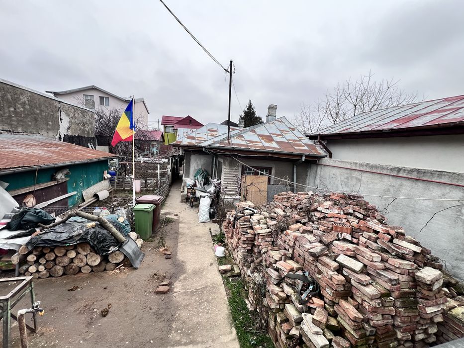 Casa/teren de vanzare sector 1