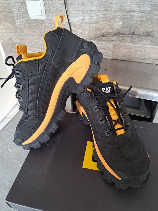 Маратонки,обувки CAT