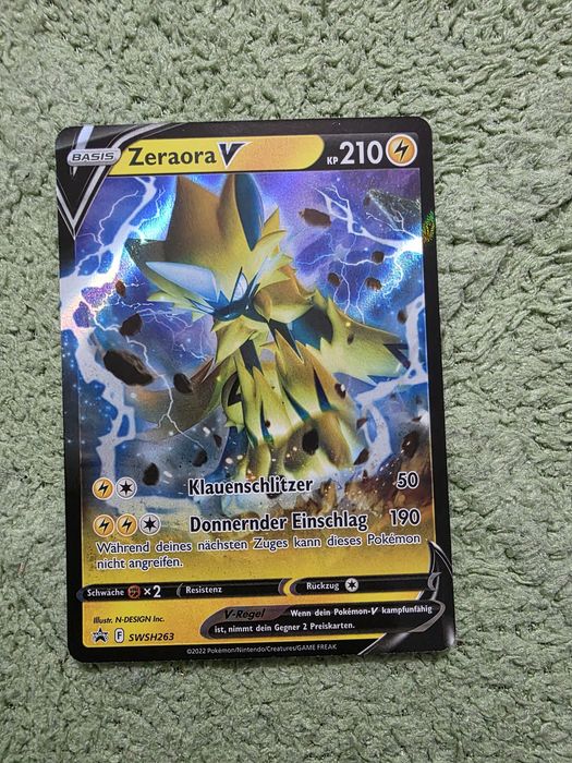Vând cărți pokemon