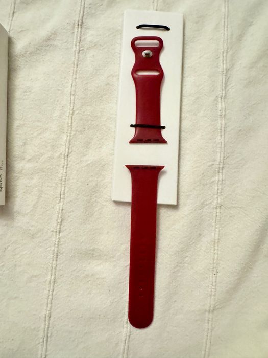 Curea silicon Epico Apple Watch 42/44/45 mm roșie, cu cutie