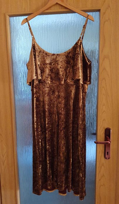 Rochii și jachetă pentru ocazii deosebite