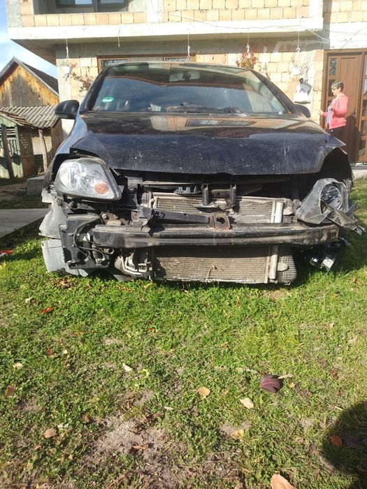 Dezmembrez golf 5 plus 1.9bls