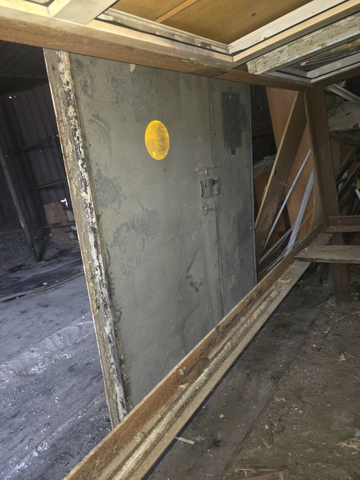 Продам дверь двухстворчатая