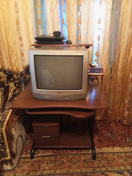 Компьютерный стол