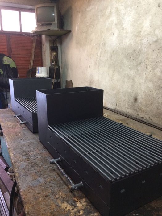 Барбекю на дървени въглища