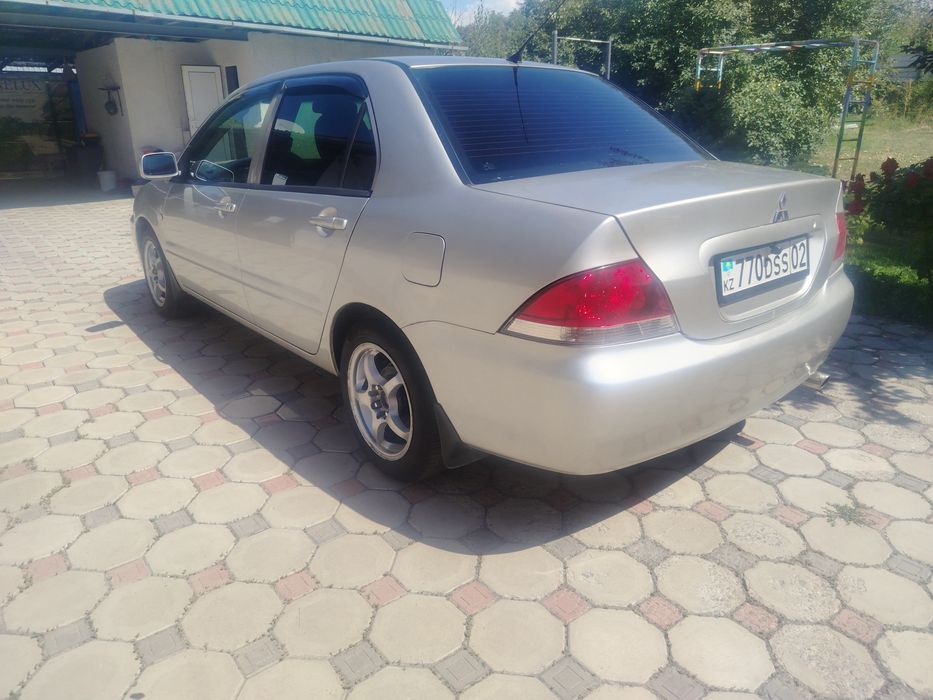 Mitsubishi lancer 2008 год