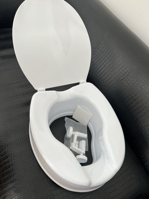 Продам насадку на унитаз