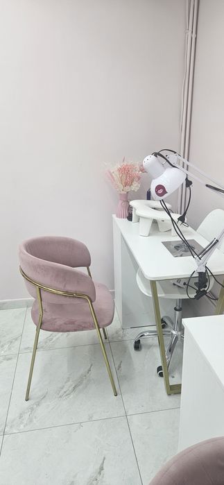 Сдам место для маникюра