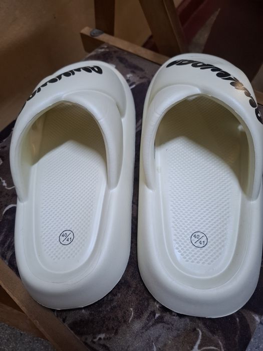 Papuci noi crem Cropp