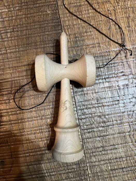 Vand KEN KROM SLAYDAWG 4 stare noua  ( kendama