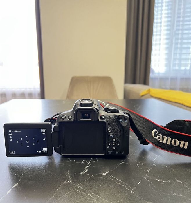Canon eos 700 D в отличном состоянии.ТОРГ ЕСТЬ
