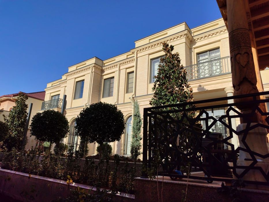 фасадный декор тяги карнизы коолоны фриз узор наличники балясины тумбы