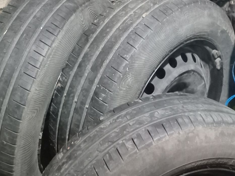 Продам        шины