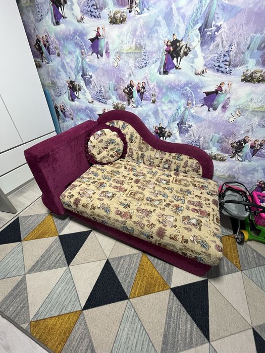 Продам диванчик детский