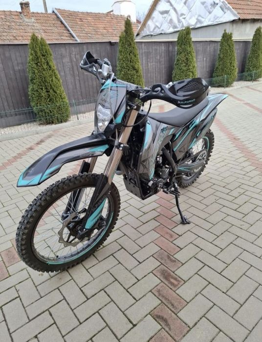 Vând moto cross enduro si chopper