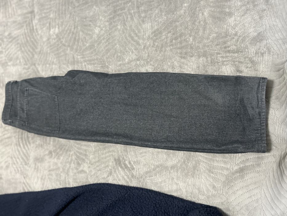 Продаются джинсы на мальчика