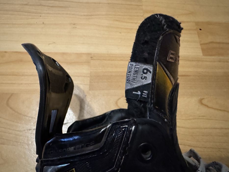 Коньки Bauer ультрасоники.